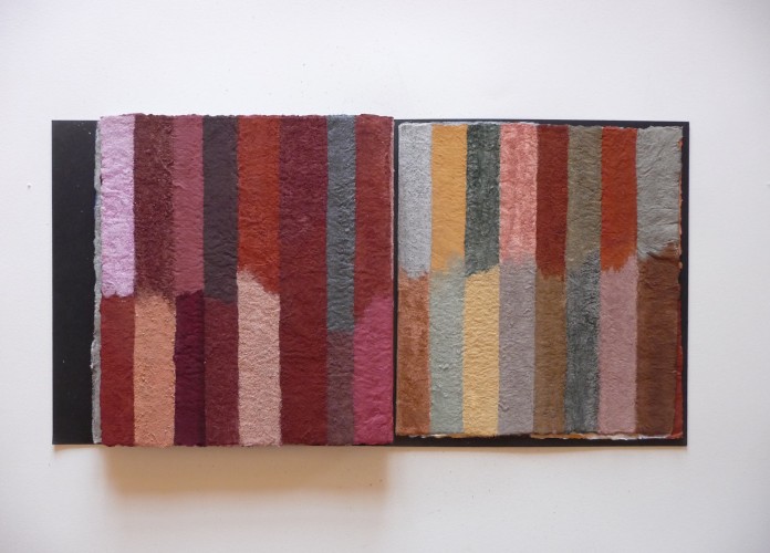 Uccelli ist ein Künstlerbuch von Helmut Dirnaichner aus dem Jahr 2006 geschöpft aus Zellulose mit Erden und Mineralien.