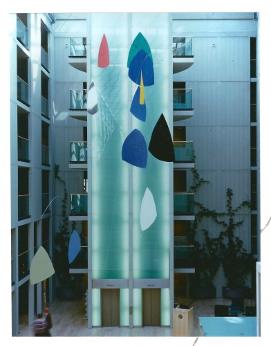 Sassi volanti ist ein Mobile von Helmut Dirnaichner aus dem Jahr 1998 installiert in der Ausstellung in der Max-Planck-Gesellschaft in München 2000.