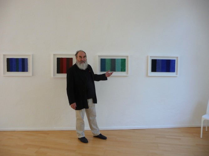 Helmut Dirnaichner ist an der Ausstellung Aspekt material in der galerie konkret in Sulzburg beteiligt