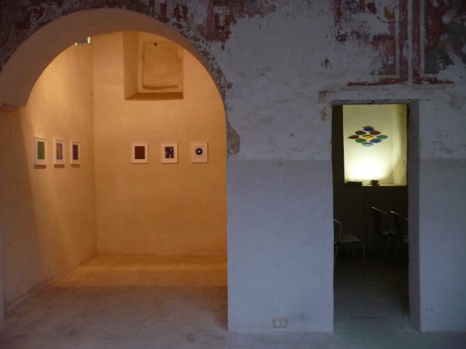 Auf Einladung von Medusa Art und Craft zeigt Helmut Dirnaichner seine Werke im ex Convento degli Angeli in Presicce 2017.